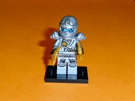 Lego Ninjago/Minifigur njo0111 Zane (Jungle Robe) mit Waffen