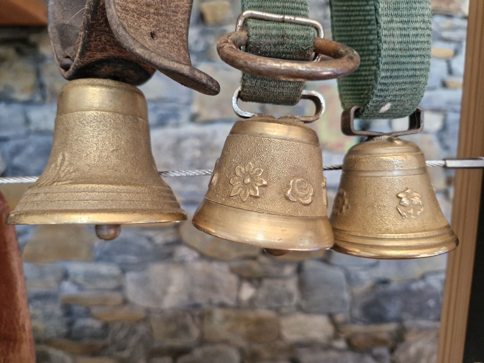 Cloches & sonnailles: Ziegen-Schafglöggli  – D'occasion à Guarda par rue_bpd7 1