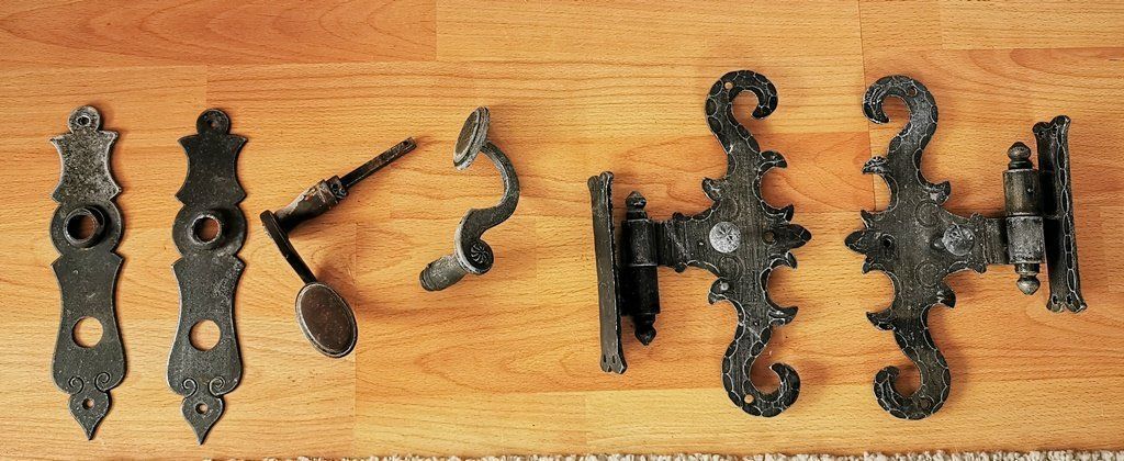 Ferramenta: Türbeschläge – Usato da Moutier venduto da Maria1704