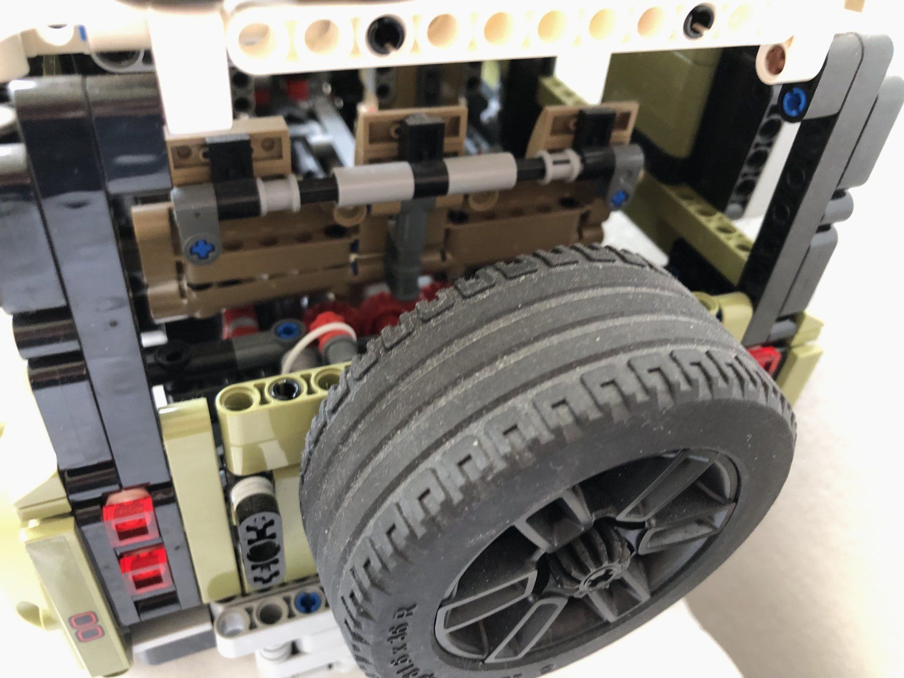 Lego Baukästen: LEGO - Technic - Land Rover Defender - Set 42110 – Gebraucht aus Schaffhausen von  2