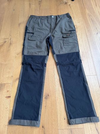 Outdoorhose Oliv/Schwarz zum Angeln oder Jagen