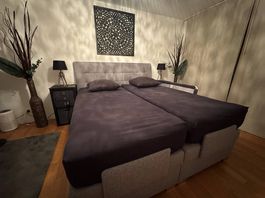 Elektrisch verstellbares Boxspringbett Astrid 180 × 200 cm