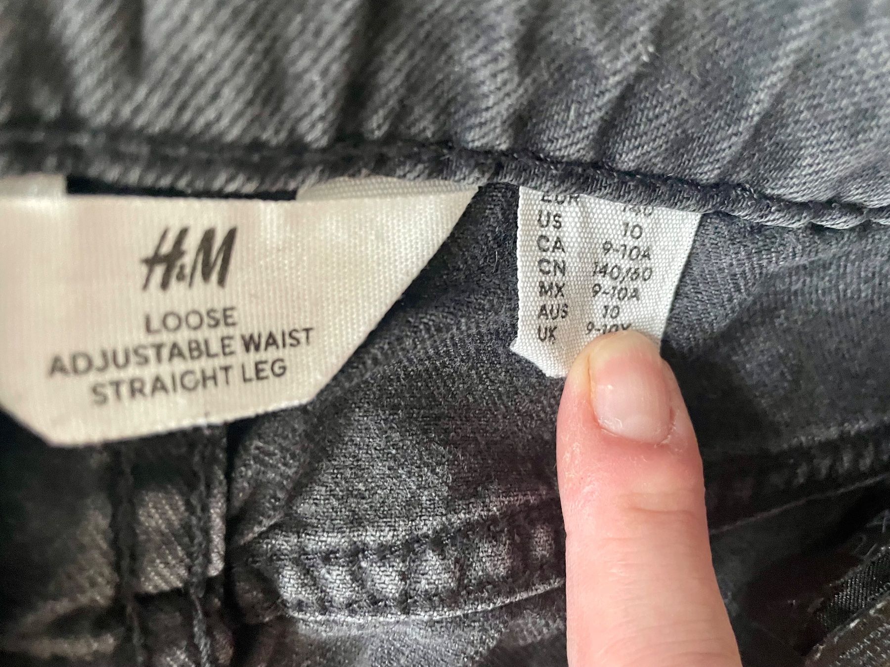 H&M Pantaloni: Coole Jeans von H&M Grösse 140 – Usato da Fehraltorf venduto da Marlene4 1