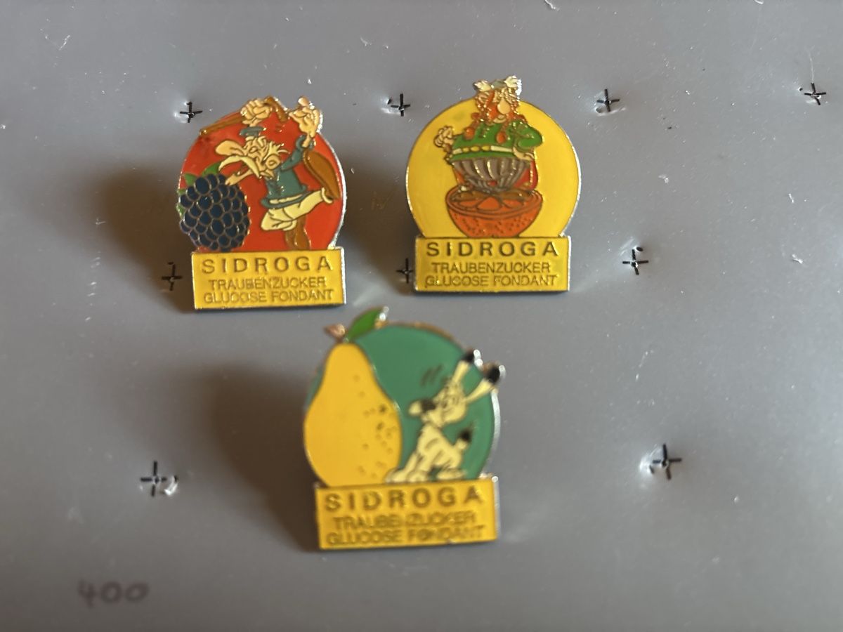 Plaquettes & Badges: Pins Sidroga Traubenzucker Asterix und Obelix – D'occasion à Lützelflüh-Goldbach par NicoleL.