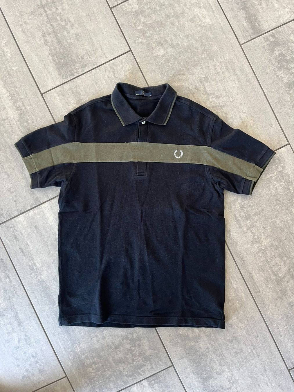 Fred Perry Magliette Polo: FRED PERRY Poloshirt Schwarz – Usato da Otelfingen venduto da Denis_ZH
