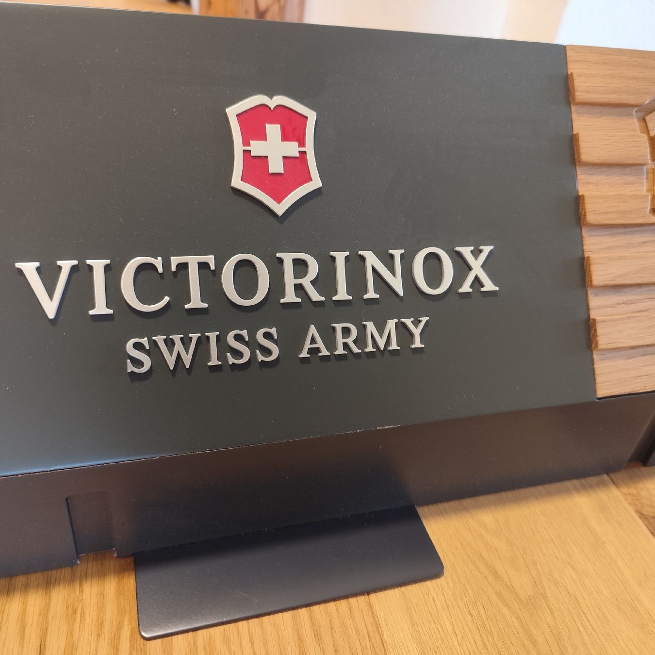 Victorinox Coltelli tascabile: Victorinox Display/ Aussteller – Usato da Hellbühl venduto da 30R_R30 1