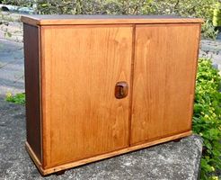 Mid-Century Teak? furniert SCHRANK klein INNEN marmoroptik