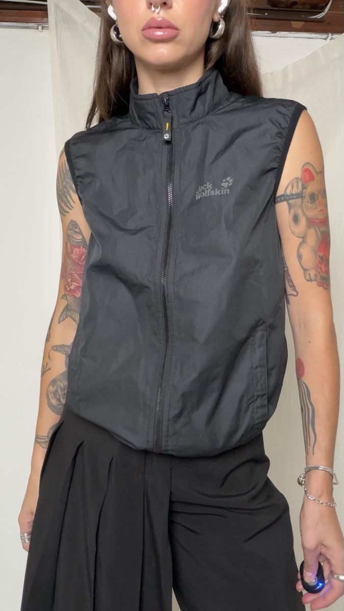 Jack Wolfskin Gilet & Giacche senza maniche: Jack Wolfskin Weste schwarz – Usato da Knonau venduto da Grapesvintage