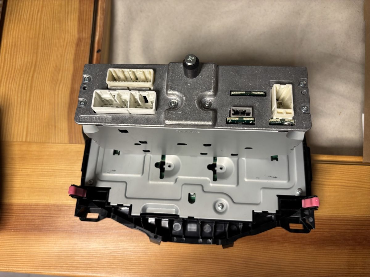 Tutti pezzi di ricambio auto: Originalautoradio Citroen C1 2018 – Usato da Affoltern am Albis venduto da MrSolova 1