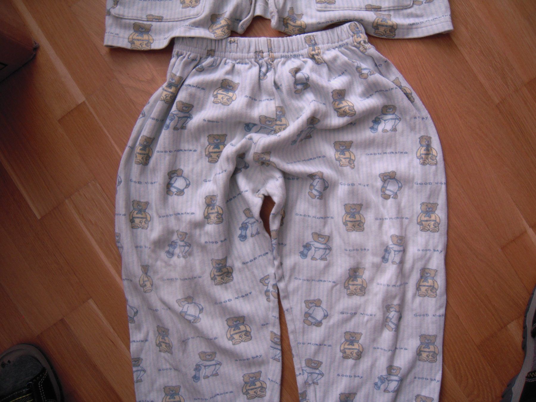 Pigiama & Simili: Pyjama Gr 122 / 128 – Usato da Uzwil venduto da visions77 3