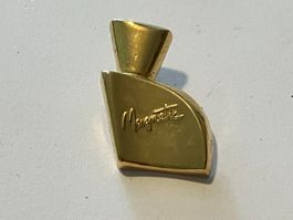 1 Pin Parfum Gabriela Sabatini Magnetic