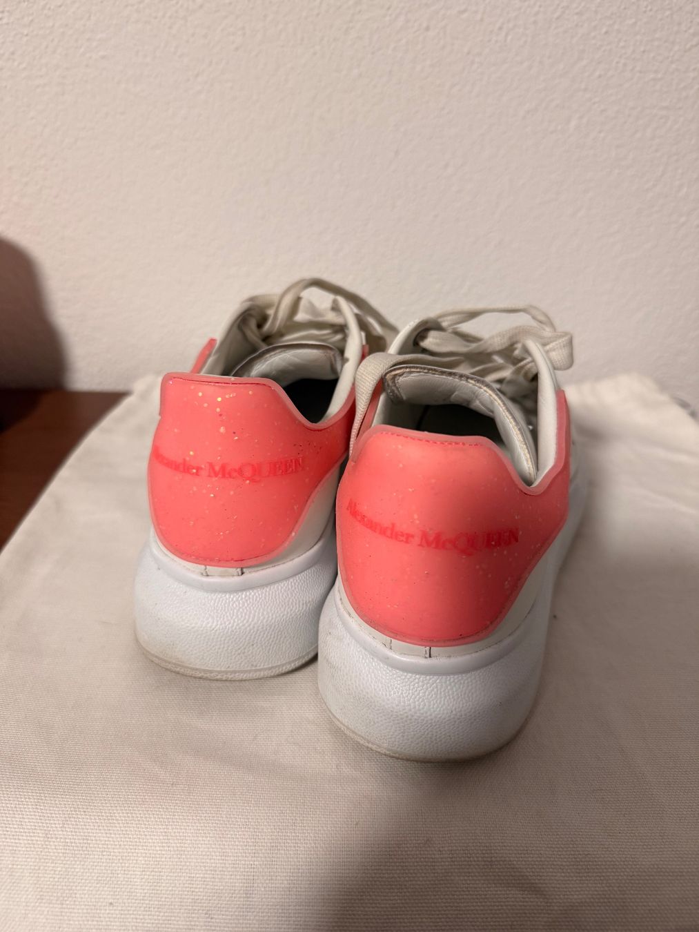 Alexander Mcqueen Damenschuhe: Alexander Mcqueen Sneaker – Gebraucht aus Aarburg von fal_ina 1