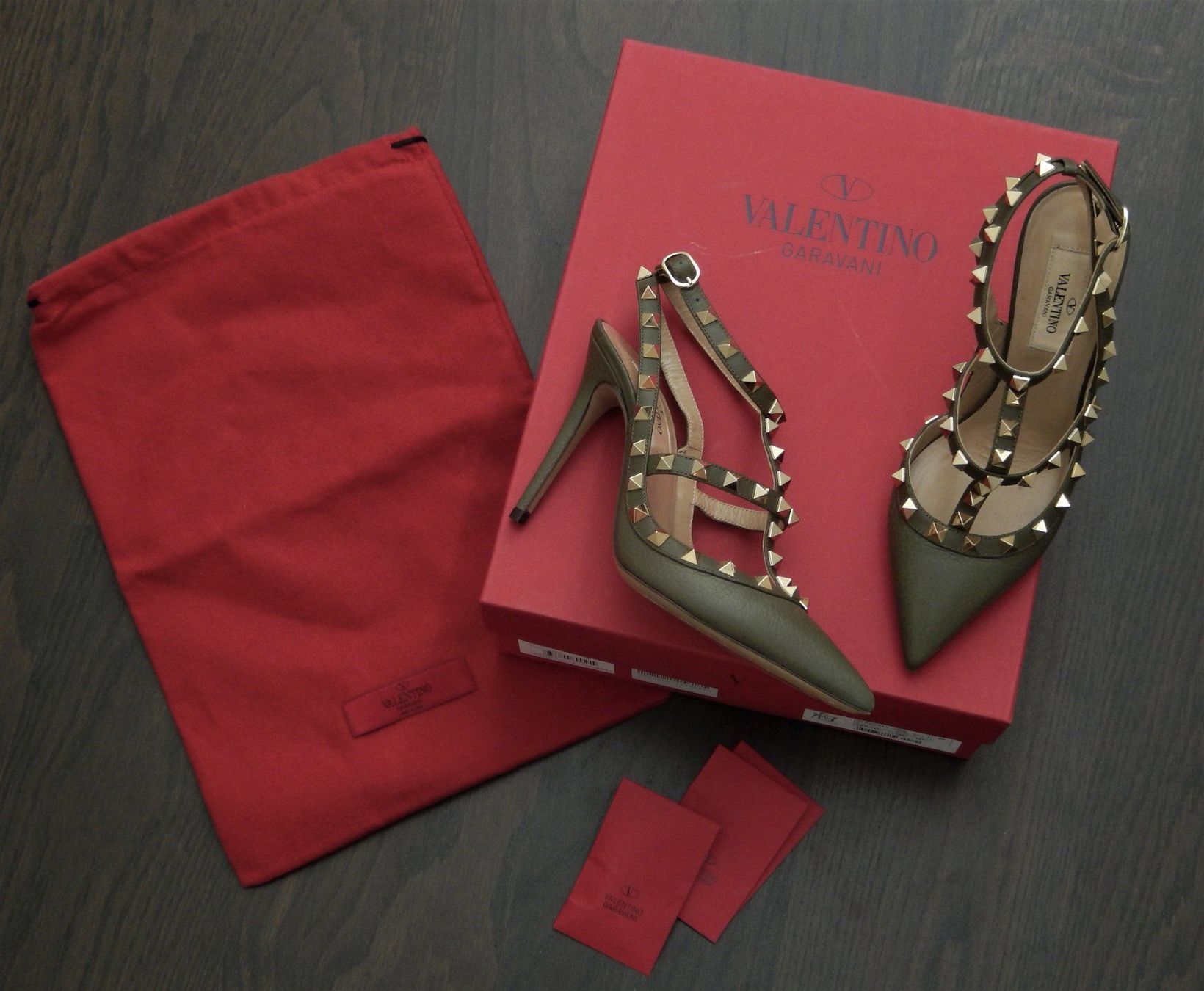 Valentino Scarpe da donna: Orig. VALENTINO Rockstud Pumps Gr. 36 kh – Usato da Tuggen venduto da vivira 8