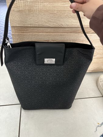 Calvin Klein Tasche schwarz Logo ungebraucht 