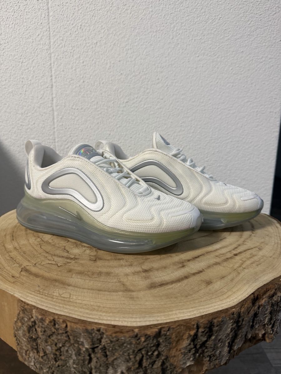 Nike Scarpe da uomo: Nike Air Max 720 Weiss/Grau Gr. 37.5 – Usato da Hägglingen venduto da Raff_Ella