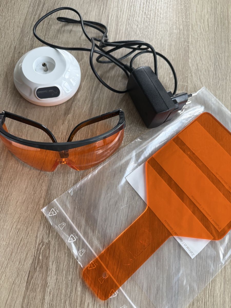 Medizinische Geräte: LED-Polymerisationslampe Premium Plus C01 Set – inkl. Schutz – Gebraucht aus Opfikon von na0_rrc8 2