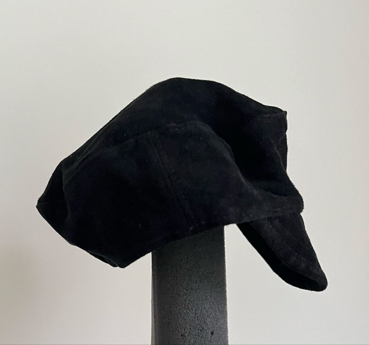 Copricapi, berretti & cappellini: Kappe Samtleder Gr.55-57 – Nuovo (secondo la descrizione) da Stäfa venduto da Exclusive0 2