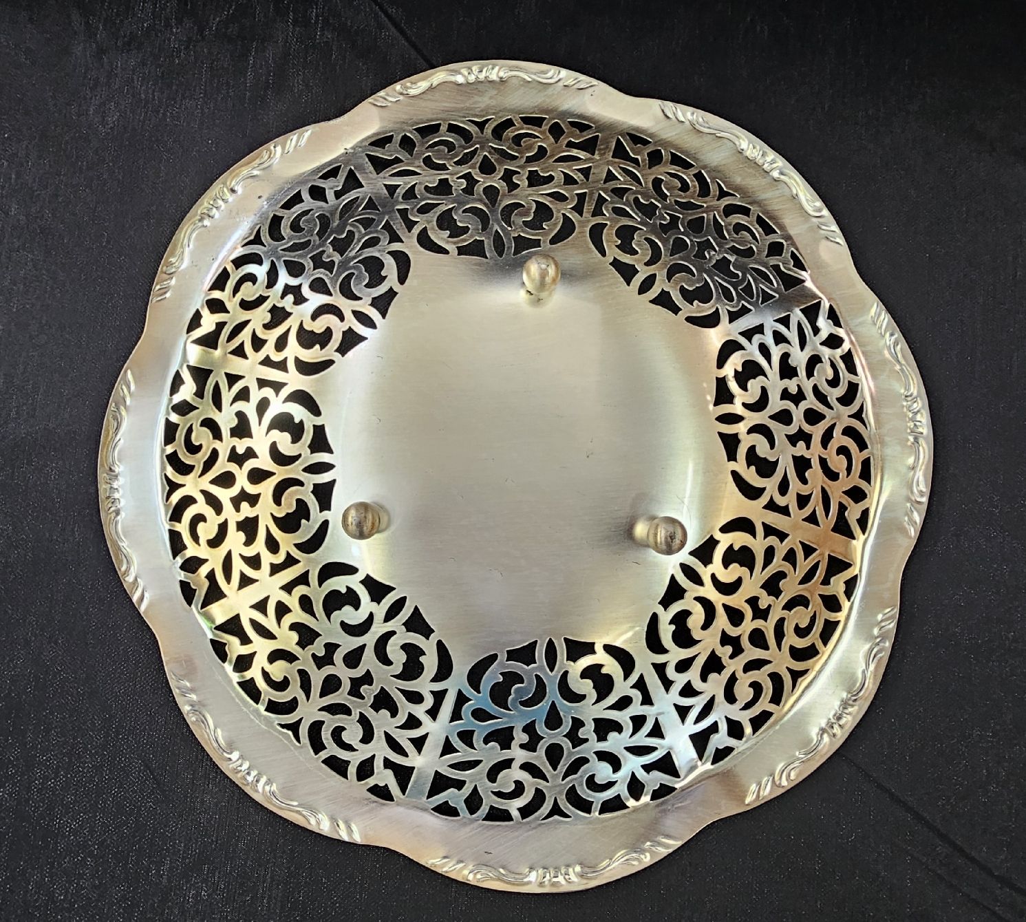 Ciotole: Silberne Schale mit Durchbruchmuster, Durchmesser 24 cm – Usato da Wangen b. Olten venduto da ErikaK06 2