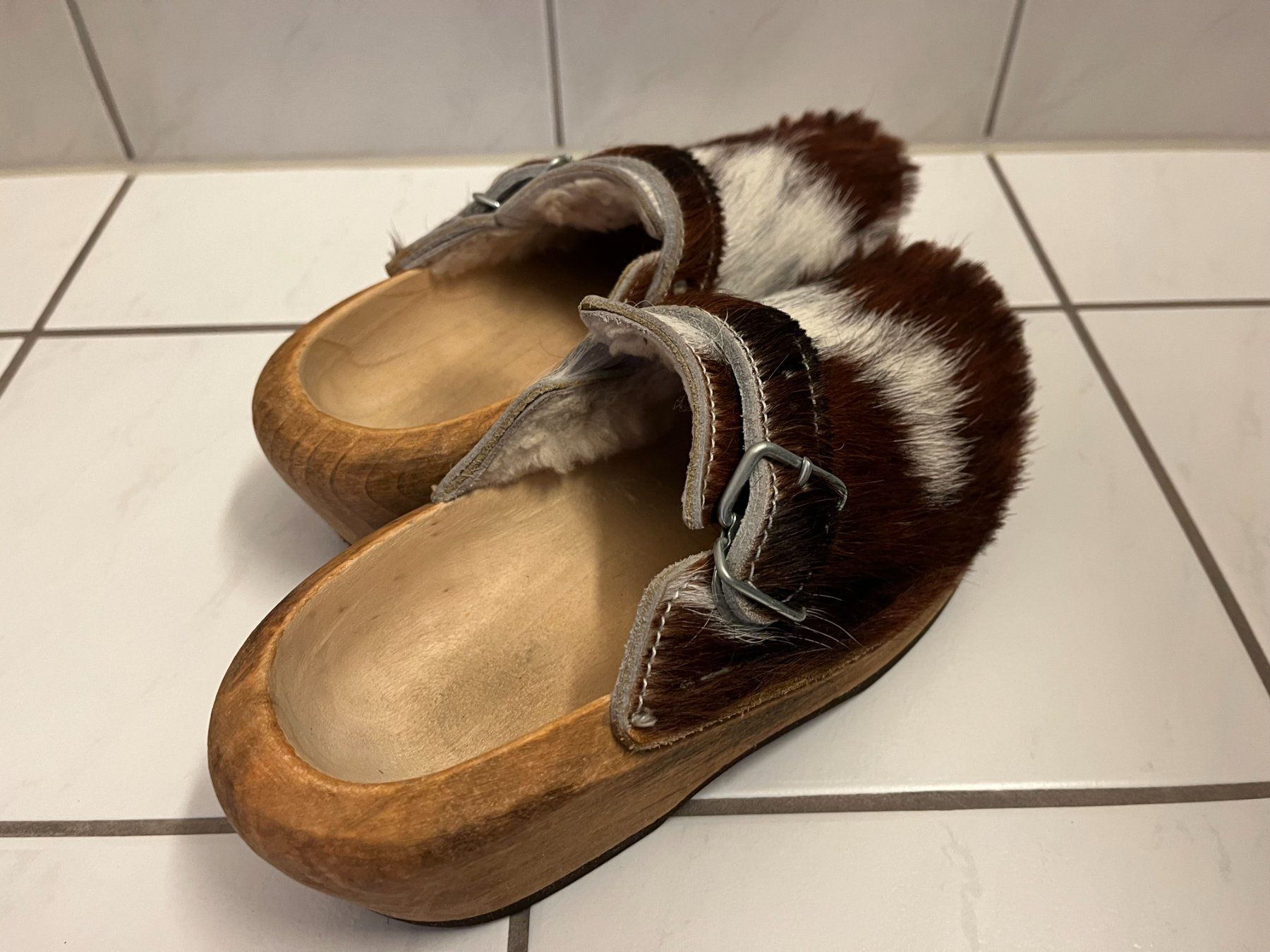 Scarpe da uomo: Holzschuh in Rindfell, Grösse 34 – Nuovo (secondo la descrizione) da Wattwil venduto da Baschi77 1