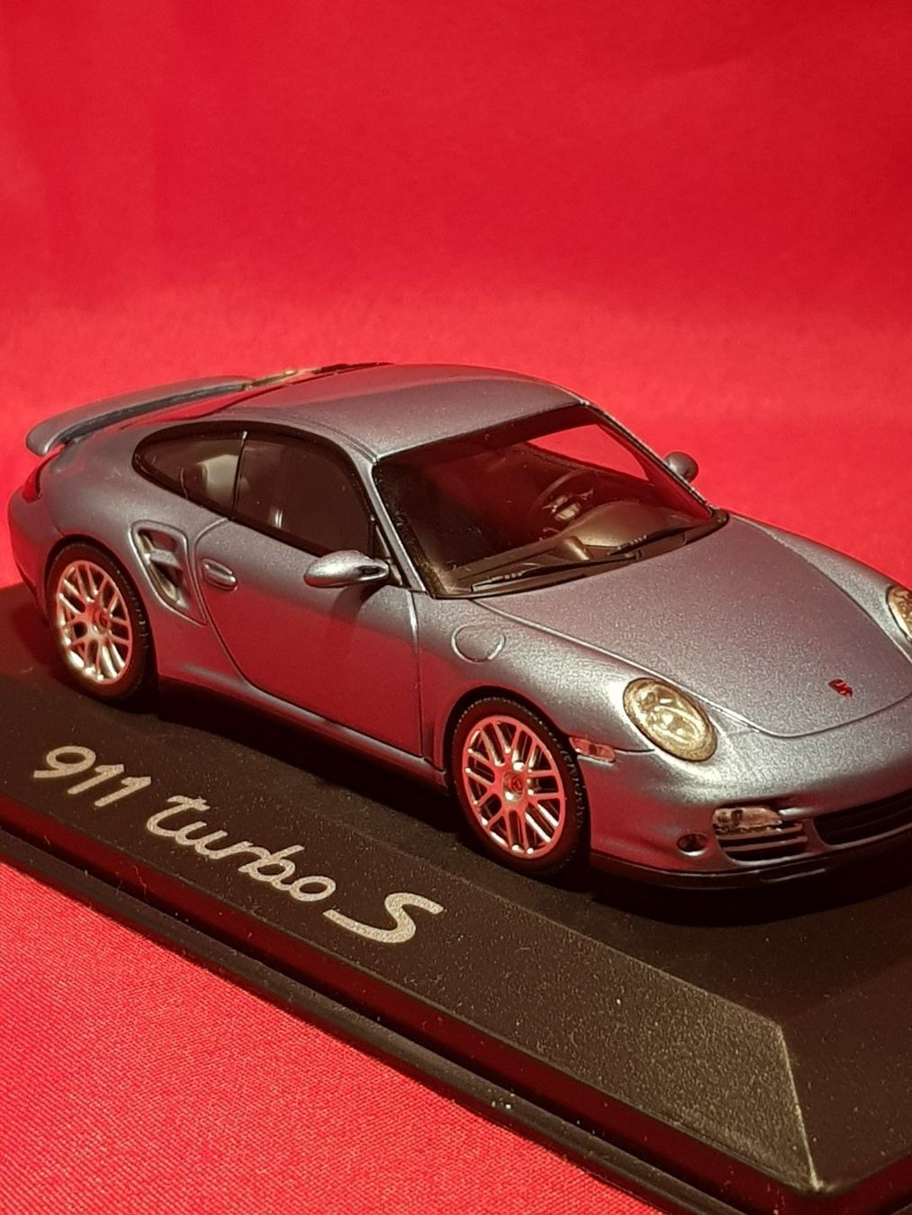 Porsche Modellautos: Porsche 911 Turbo S 2010 – Neu und originalverpackt aus Chézard-St-Martin von AlPat-Collections