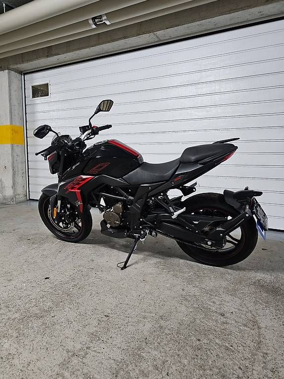 : VOGE 300 R, 4 Monate alt – Usato da Niederhasli venduto da madmax23 1