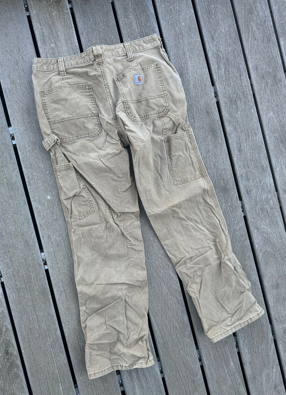 Carhartt Pantaloni: Carhartt pants – Usato da La Chaux-de-Fonds venduto da slishwardrobe