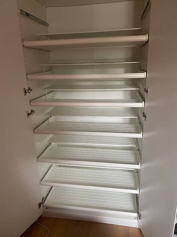 Étagères: Schuhregal Ikea Pax – D'occasion à Ermatingen par chaeschueche69