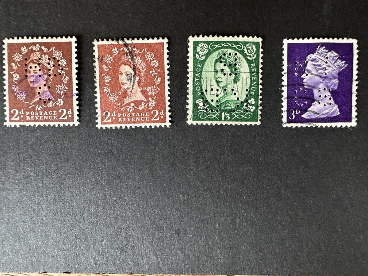 Tous les timbres: England - Perfins ab 1902 – D'occasion à Schmitten / FR par Samsara169 7