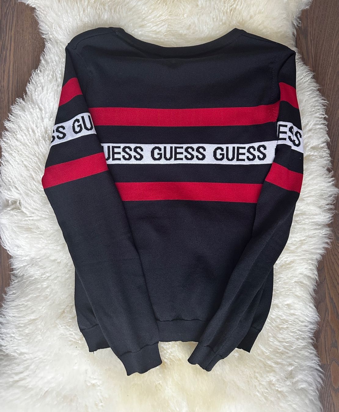 Guess Pullover & Sweatshirts: Guess Pullover Damen Gr. XS schwarz rot gestreift – Neu (gemäss Beschreibung) aus Mühlethurnen von Fudoshin1 3