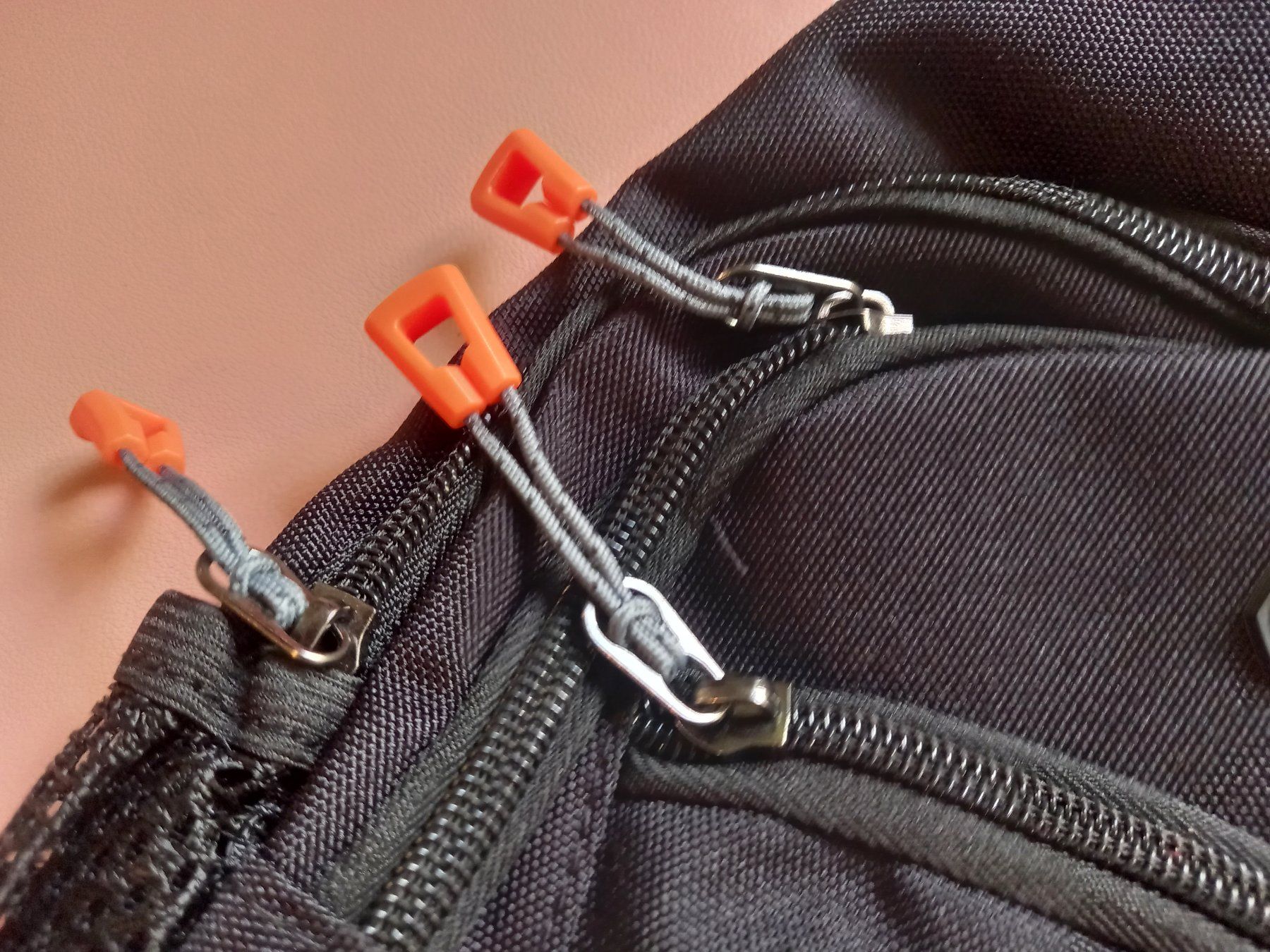 Borse: Sac à bandoulière multifonctionnel noir USB – Nuovo e nell'imballaggio originale da Lausanne venduto da FASHION-WORLD-SHOP 3