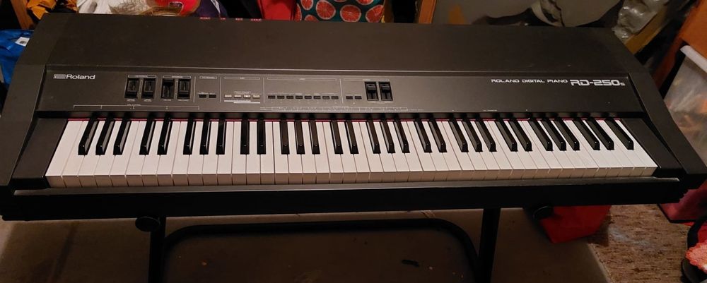 Roland rd 250s store digital piano