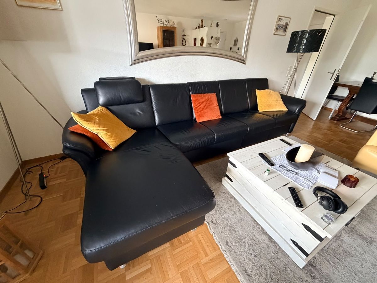 Divani: Schwarzes Echtleder-Sofa mit motorisierter Liegefläche – Usato da Winterthur venduto da callaver 3