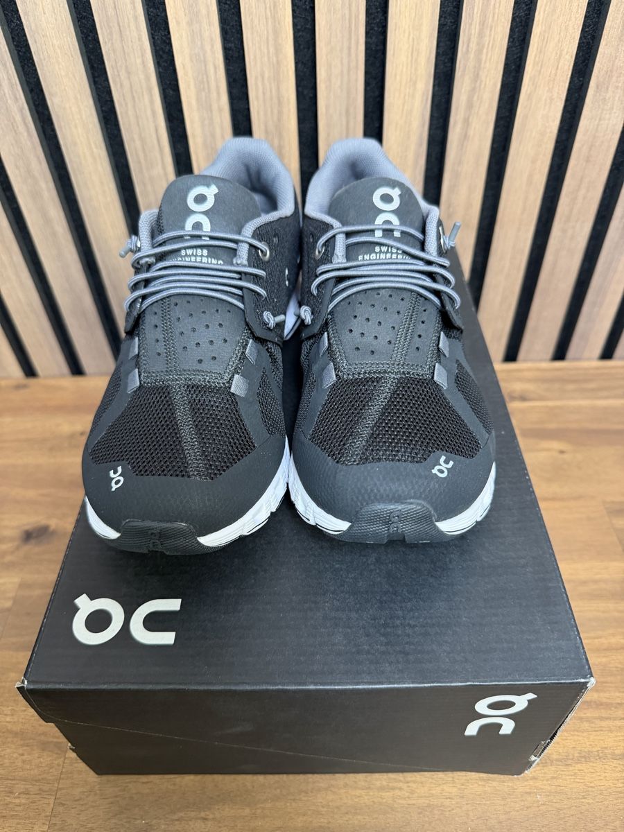 On Scarpe da donna: On Cloud Black/White, Gr. 36.5 – Nuovo e nell'imballaggio originale da Herisau venduto da Sprecher_01 6