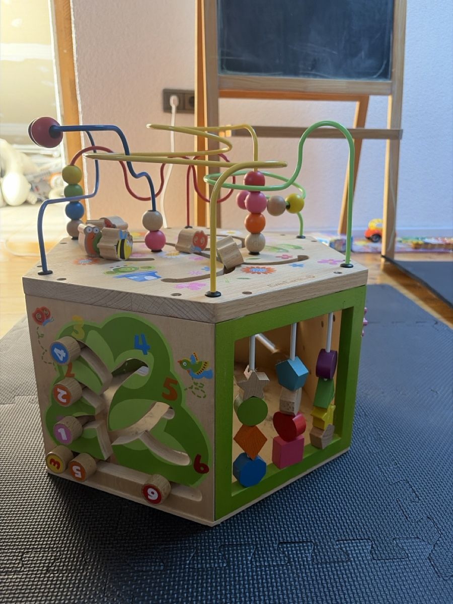Jouets: Motoriksechseck aus Holz – D'occasion à Wittenbach par haa_7zyz 2