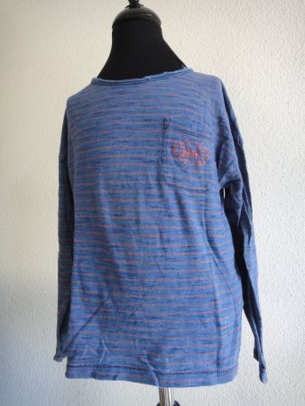 T Shirt mit Abnutzungsdetails 8 Jahre