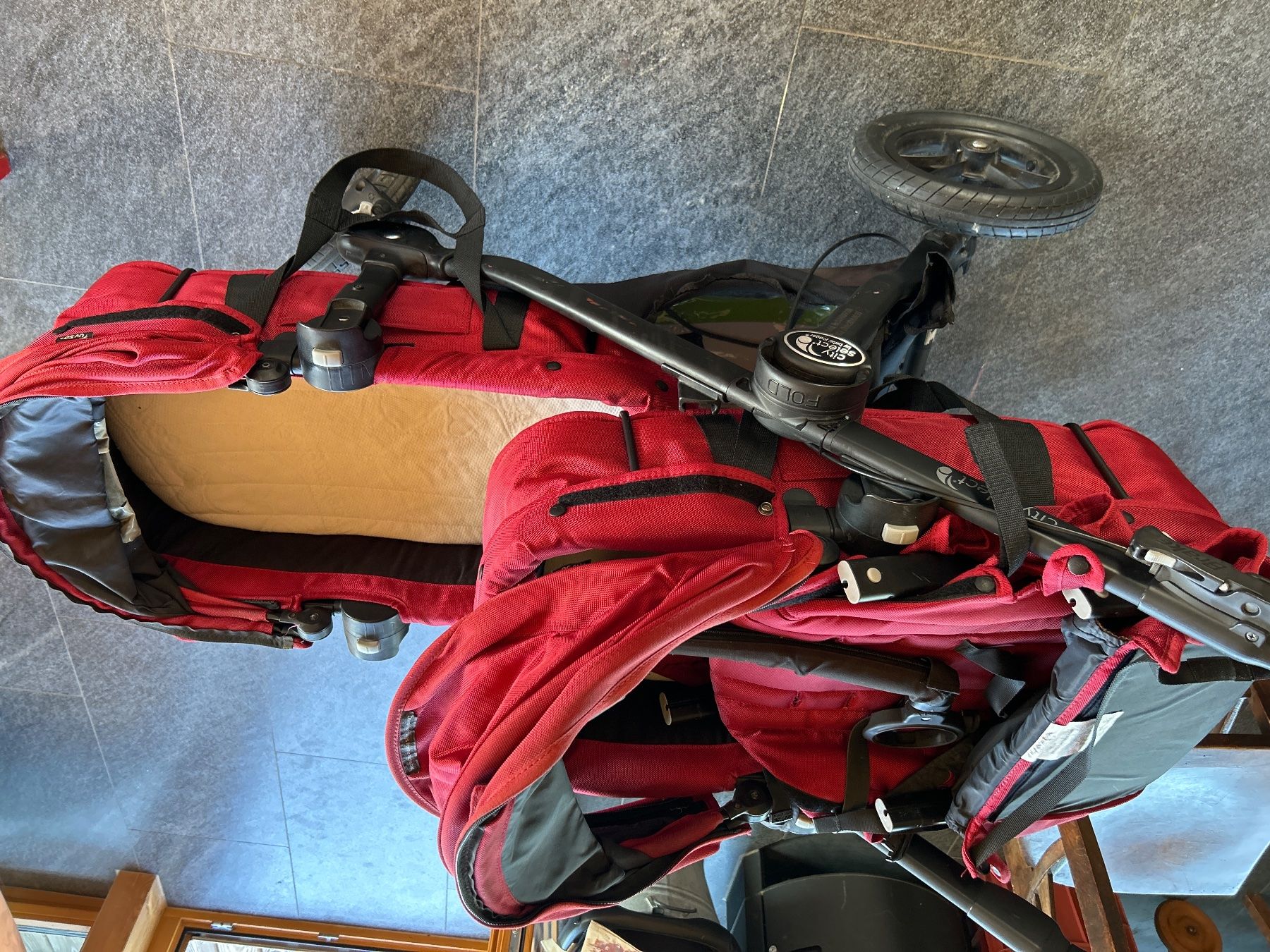 Baby Jogger Carrozzine: Zwillingskinderwagen – Usato da Mergoscia venduto da stuermch 2