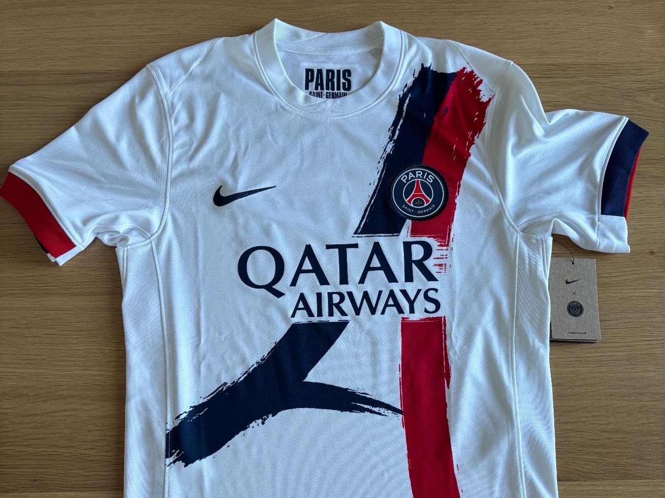 Nike Leibchen & Hosen: Paris Saint-Germain Trikot – Gebraucht aus Baldingen von IQR