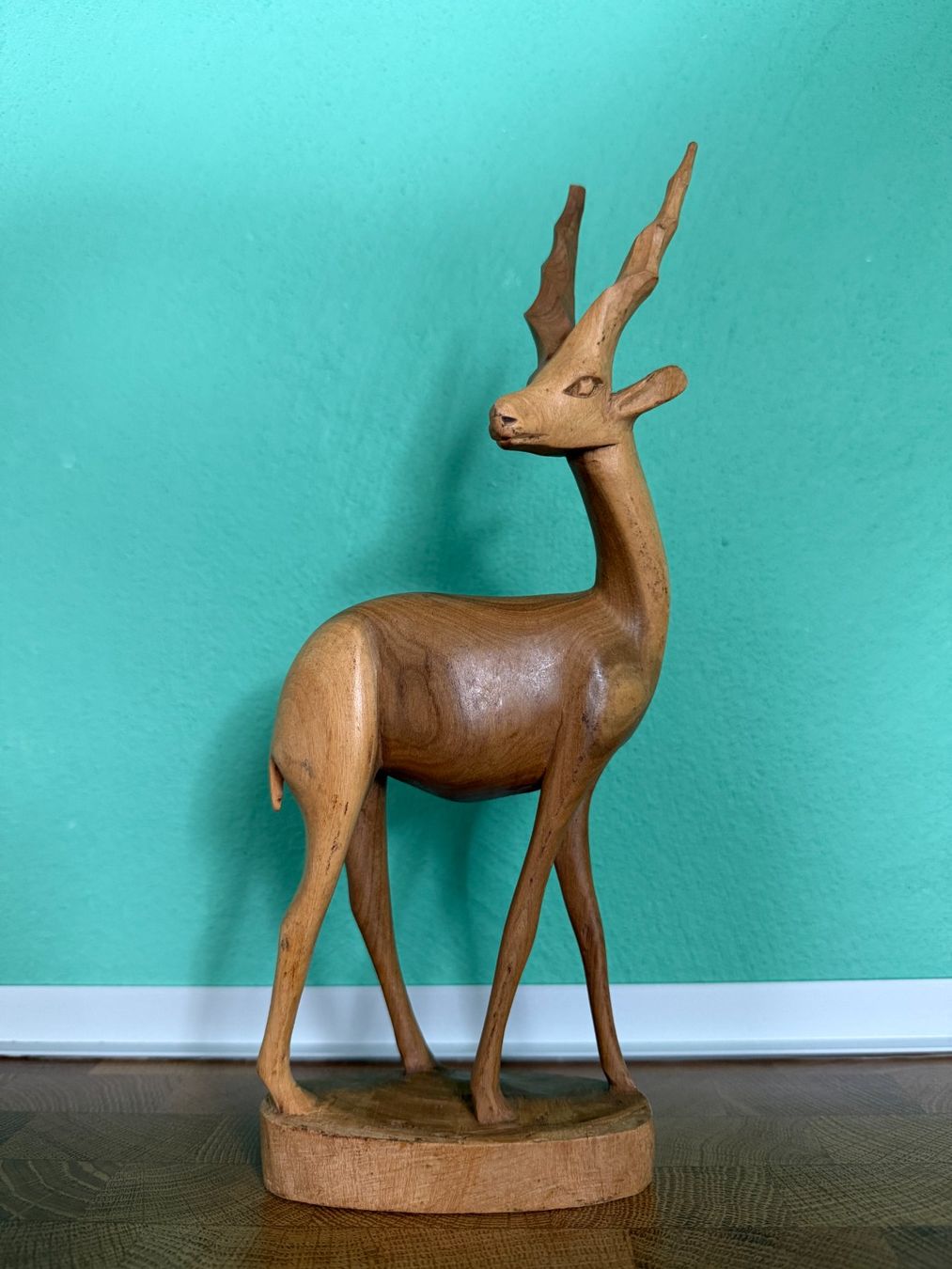 Statuette: Holzschnitzerei  Antilope  60ties / 70ties – Usato da Subingen venduto da ArtBead
