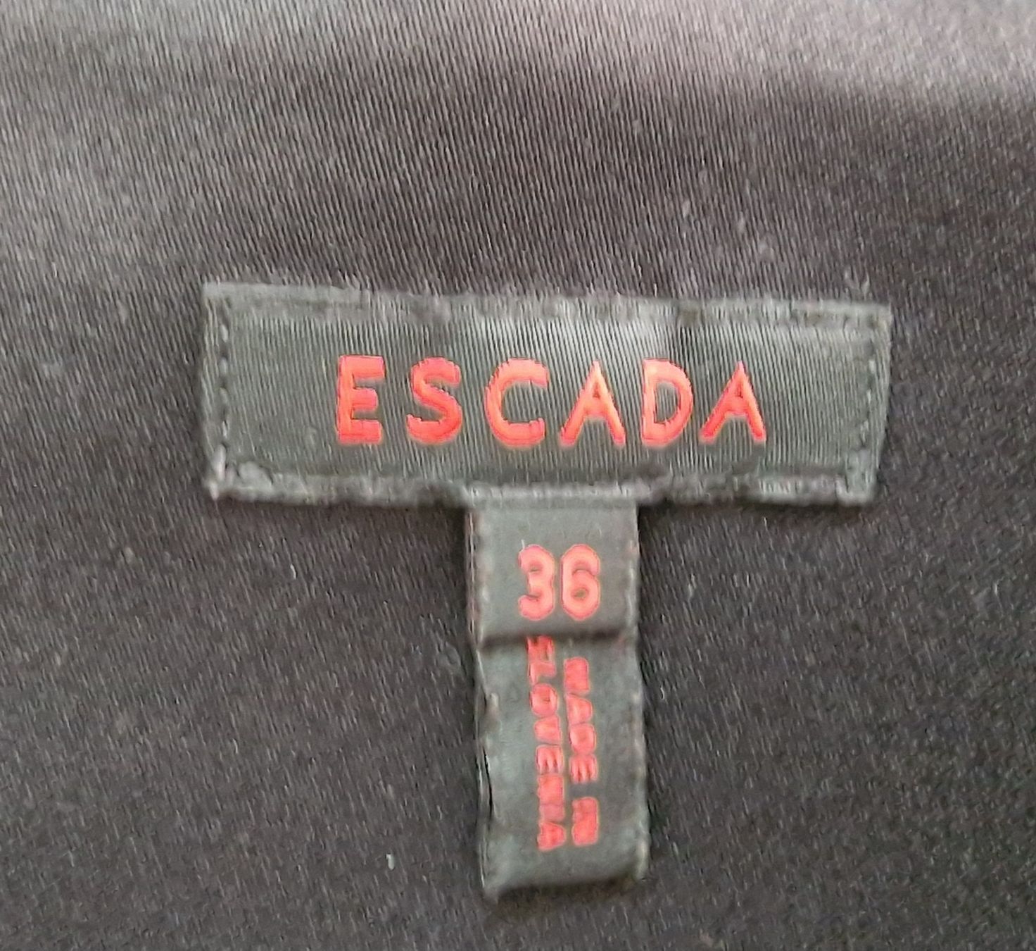 Escada Gonne: ESCADA Rock dunkelblau Grösse 36 gebraucht – Usato da Kriens venduto da natalia.lang 2