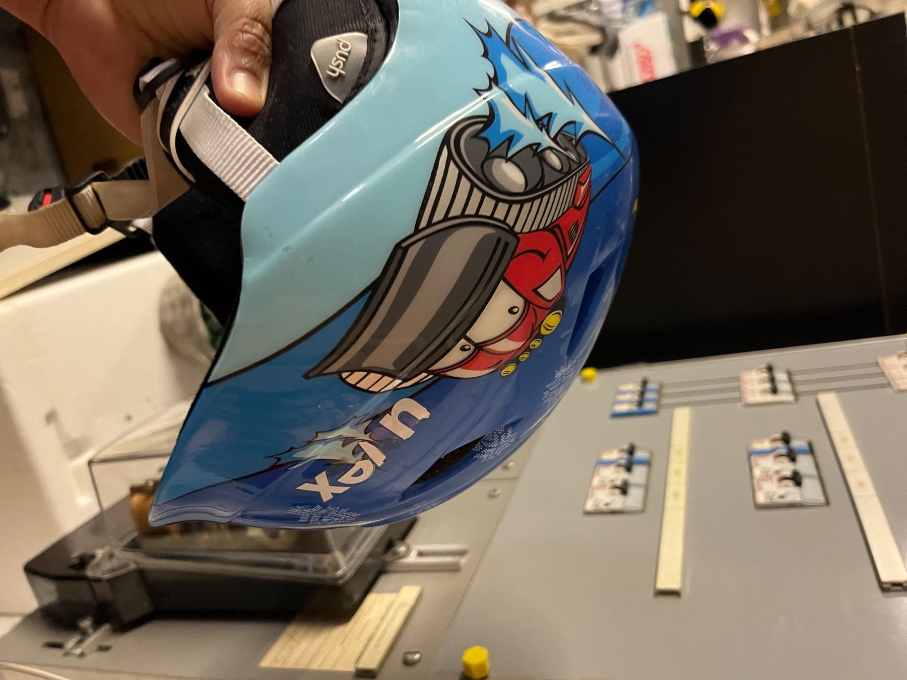 Uvex Caschi: Uvex Helmet kids:18-52 size – Usato da Zürich venduto da Proton_Slit 2