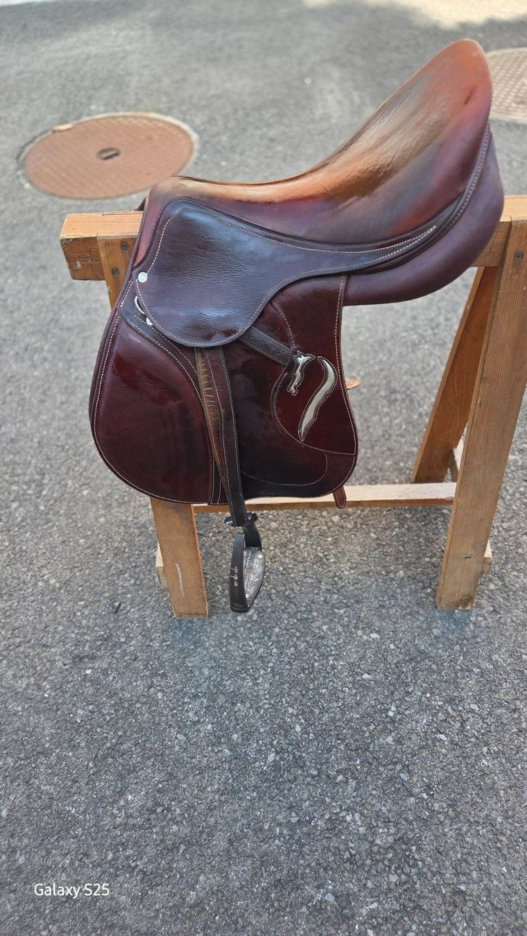 Selles, accessoires: Selle d'équitation Antares – D'occasion à Cossonay-Ville par Bernard59 1