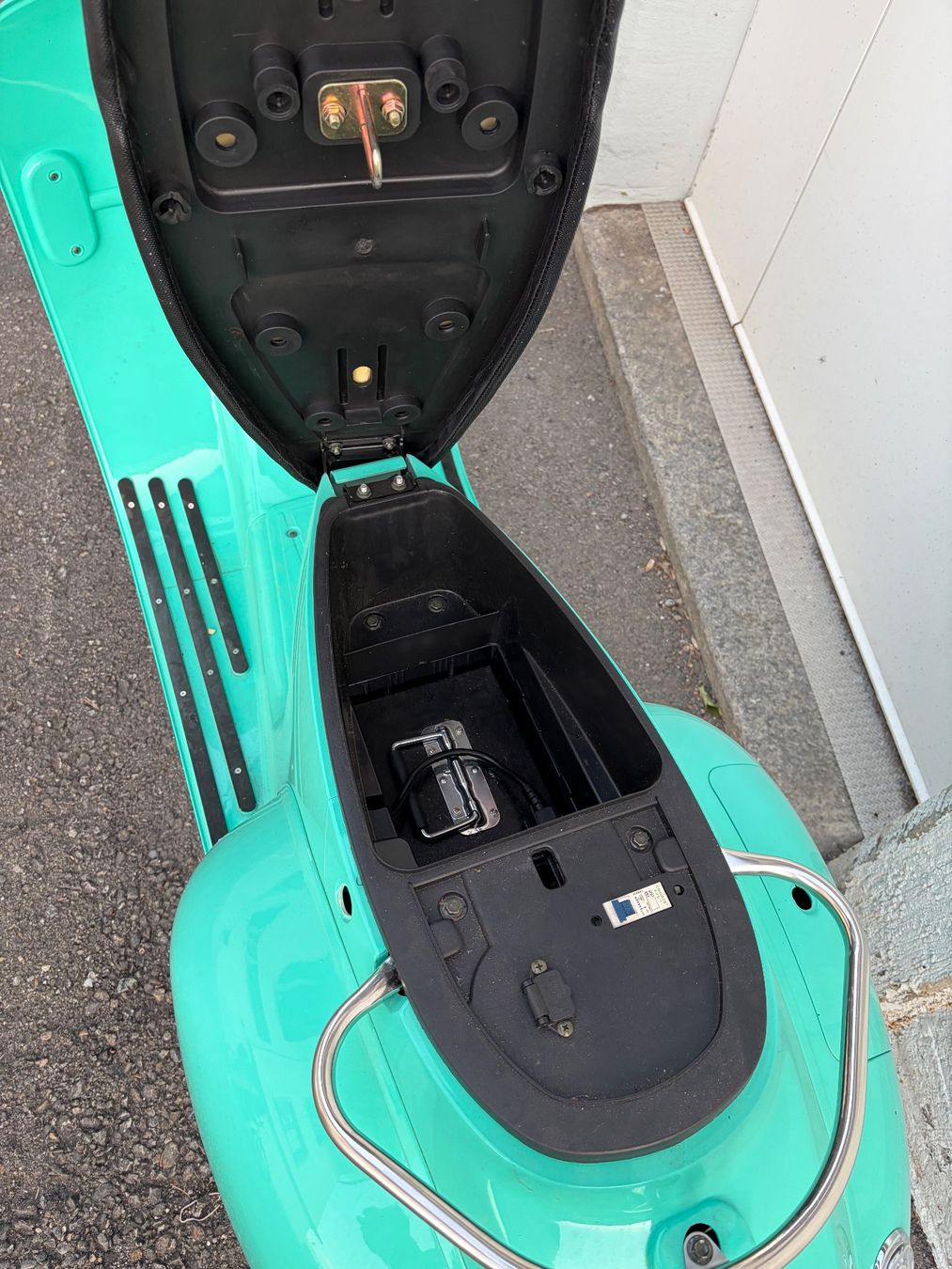 Scooter: Elektro-Roller Tretroller türkis – Usato da Richterswil venduto da anyfish 2