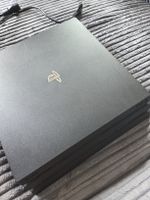 Playstation 4 mit Controller