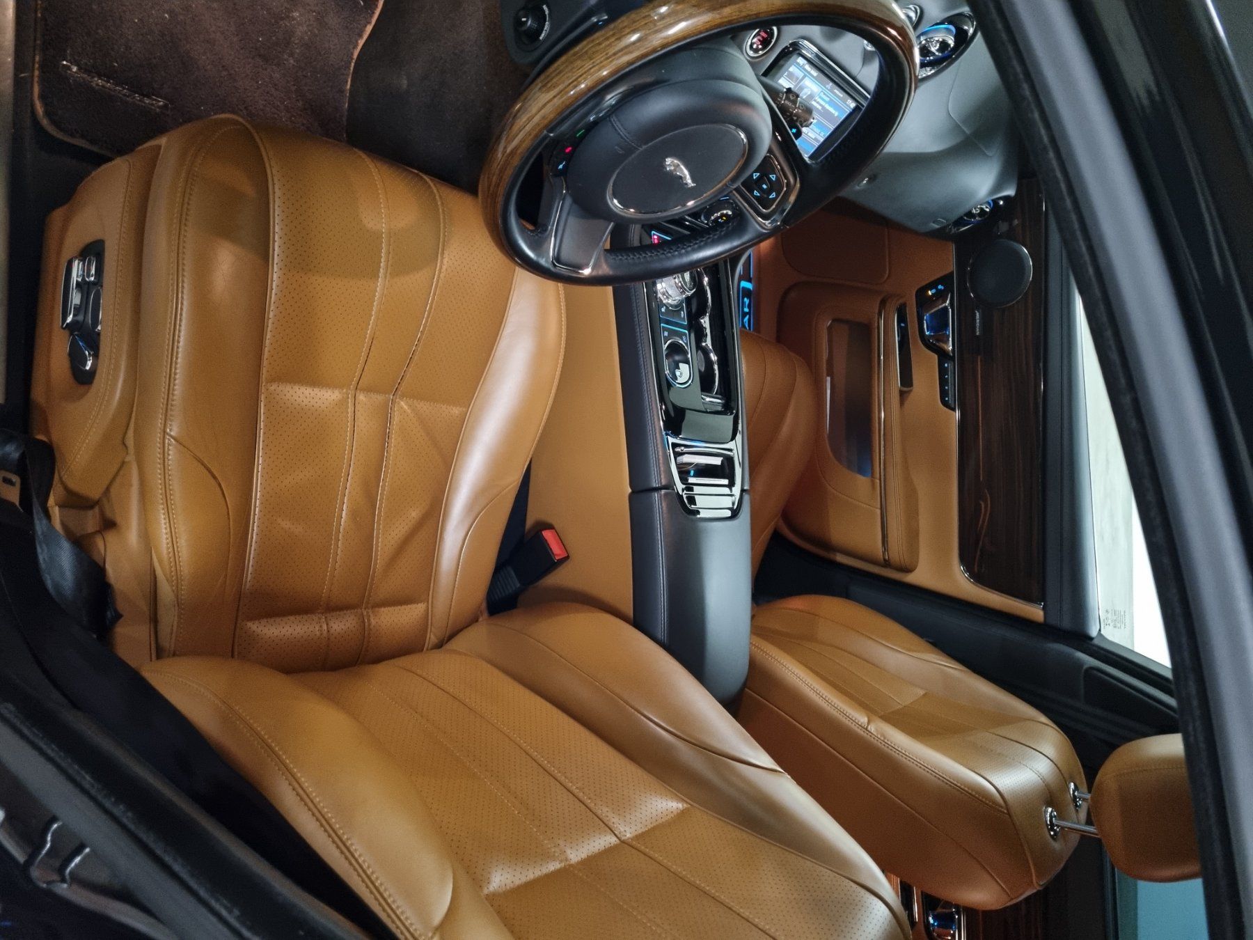 Jaguar Autos: Jaguar XJ 3.0 S/C AWD XJL – Gebraucht aus Rougemont von 911__ 7