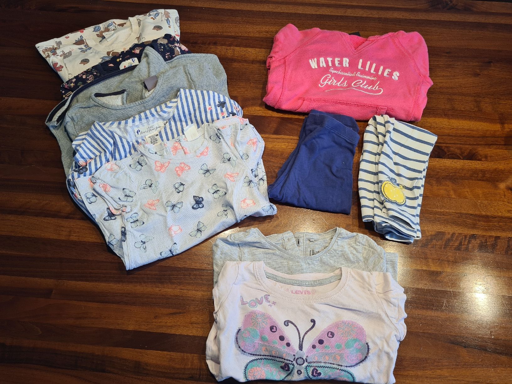 Lotti & Set di vestiti: Mädchen Set, Grösse 98 – Usato da Thun venduto da PiC