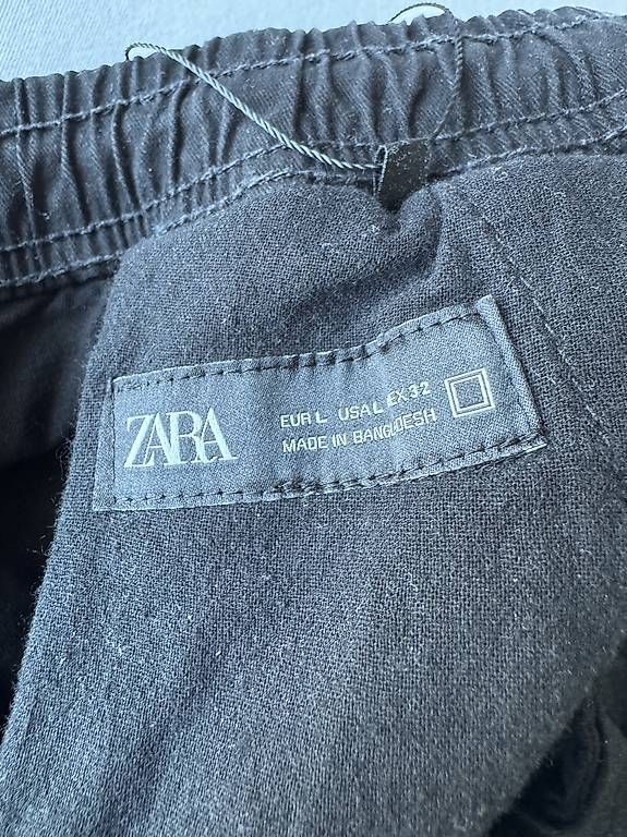 Pantaloni: Zara Cargo Hose schwarz Gr. L – Usato da Kreuzlingen venduto da 7de_922d 2