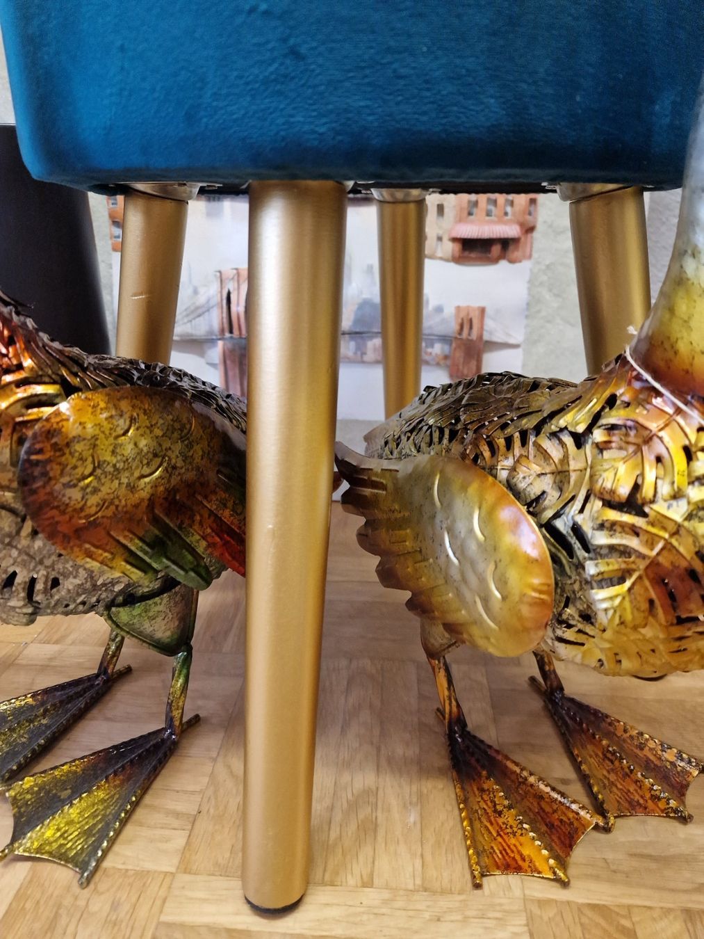 Sgabelli: Samt Hocker mit Leopard Motiv – Nuovo e nell'imballaggio originale da Schaffhausen venduto da AtelierPudesco 3