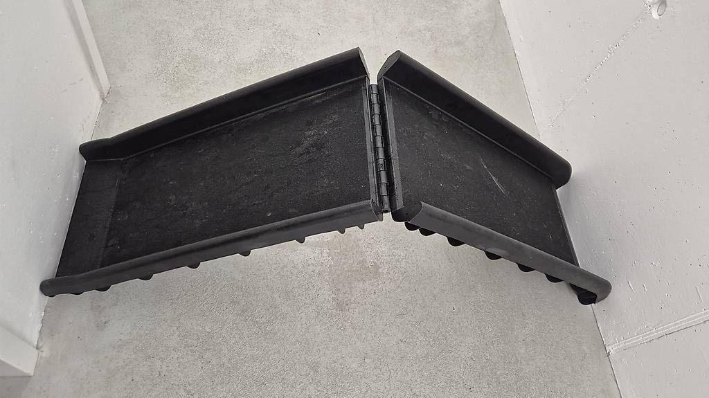 Scale: Hundetreppe klappbar – Usato da Zuerich venduto da Goldfisch737