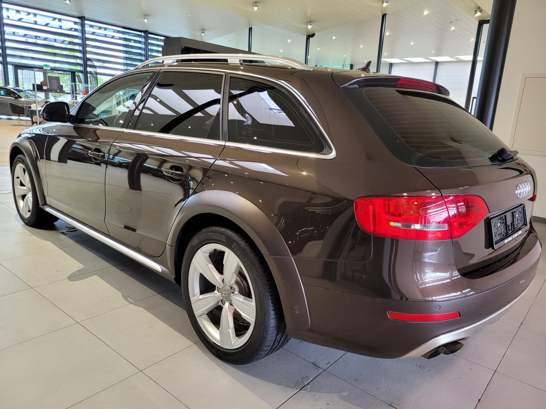 Audi Automobili: Audi A4 Allroad 2.0 TDI – Usato da St. Gallen venduto da HirschAutomobileAG 6