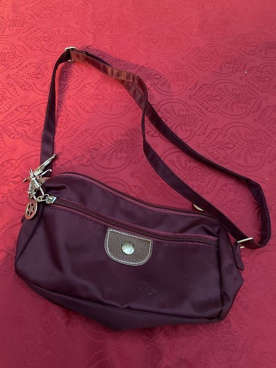 Kindertaschen: Mädchen Umhängetasche Schultertasche bordeaux – Neu und originalverpackt aus Bergdietikon von antovale